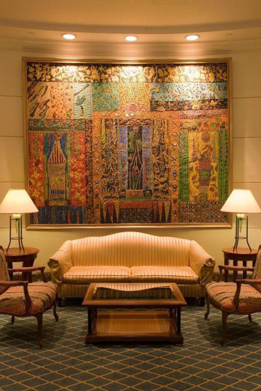 Hotel Marco Polo Davao City Exteriér fotografie The lobby of the Four Seasons Hotel, Washington, D.C.