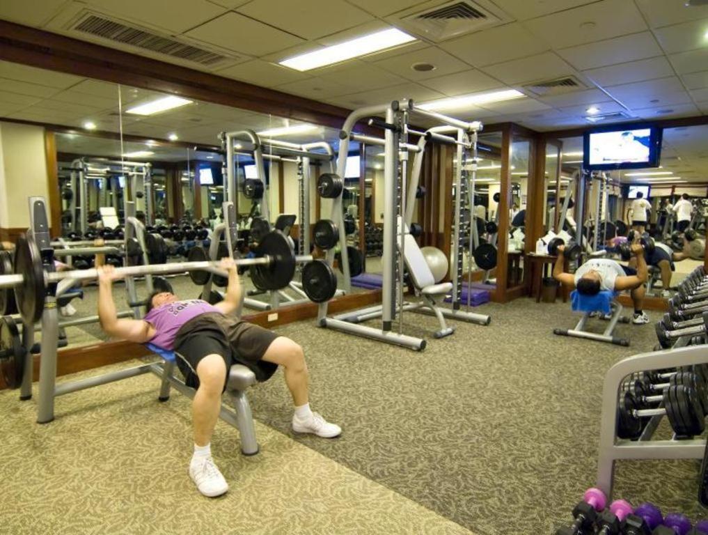 Hotel Marco Polo Davao City Exteriér fotografie A gym in Singapore