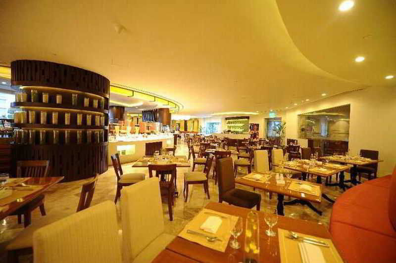 Hotel Marco Polo Davao City Exteriér fotografie The restaurant