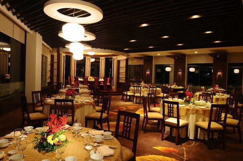 Hotel Marco Polo Davao City Exteriér fotografie The interior of the restaurant