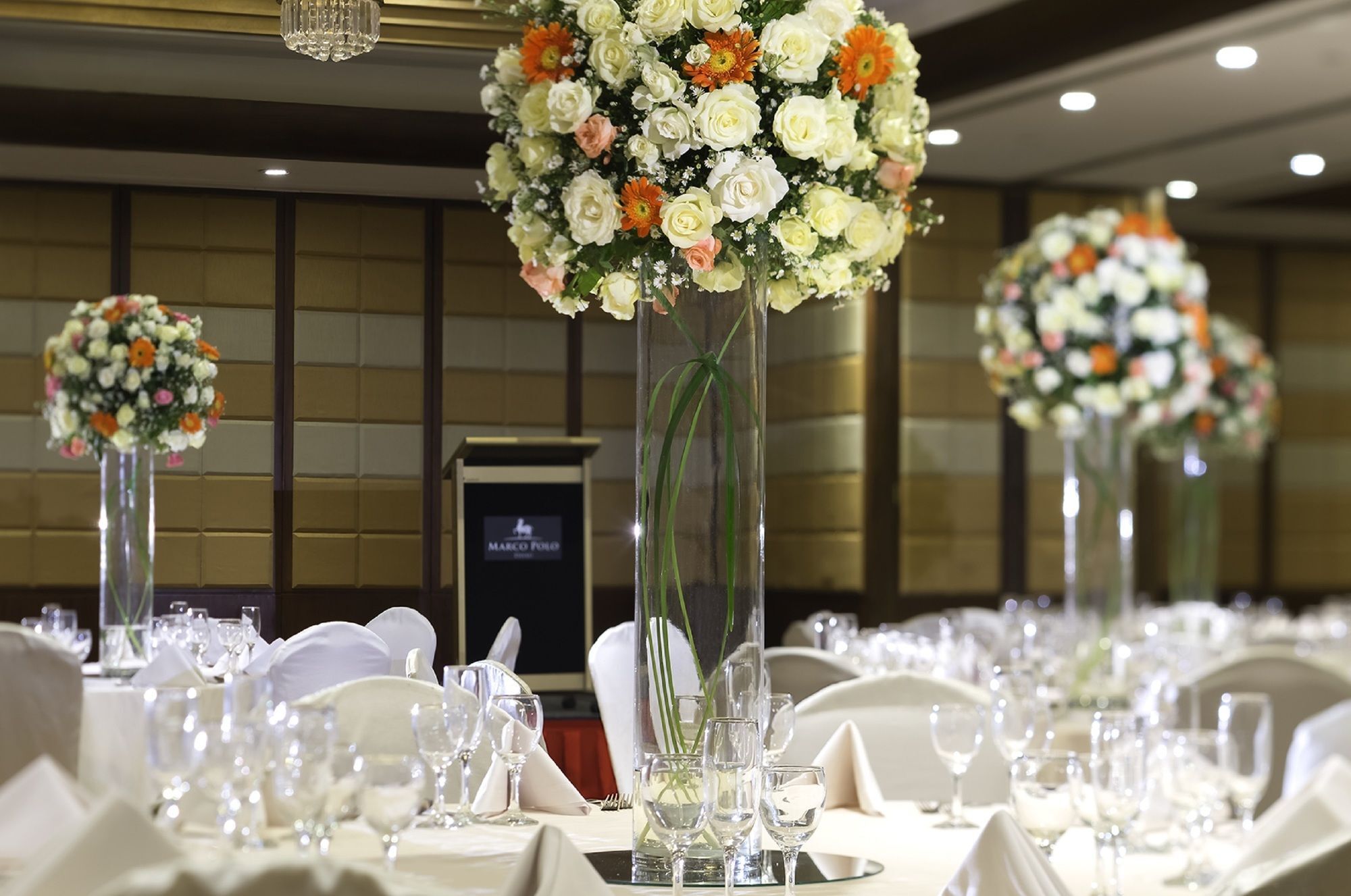 Hotel Marco Polo Davao City Exteriér fotografie A wedding reception at the Mandarin Oriental, Bangkok