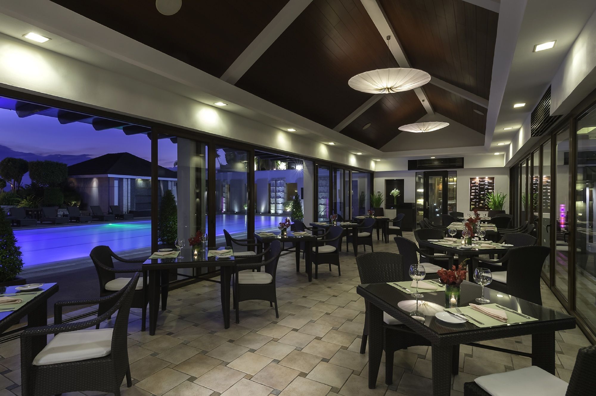 Hotel Marco Polo Davao City Exteriér fotografie The Pool Bar