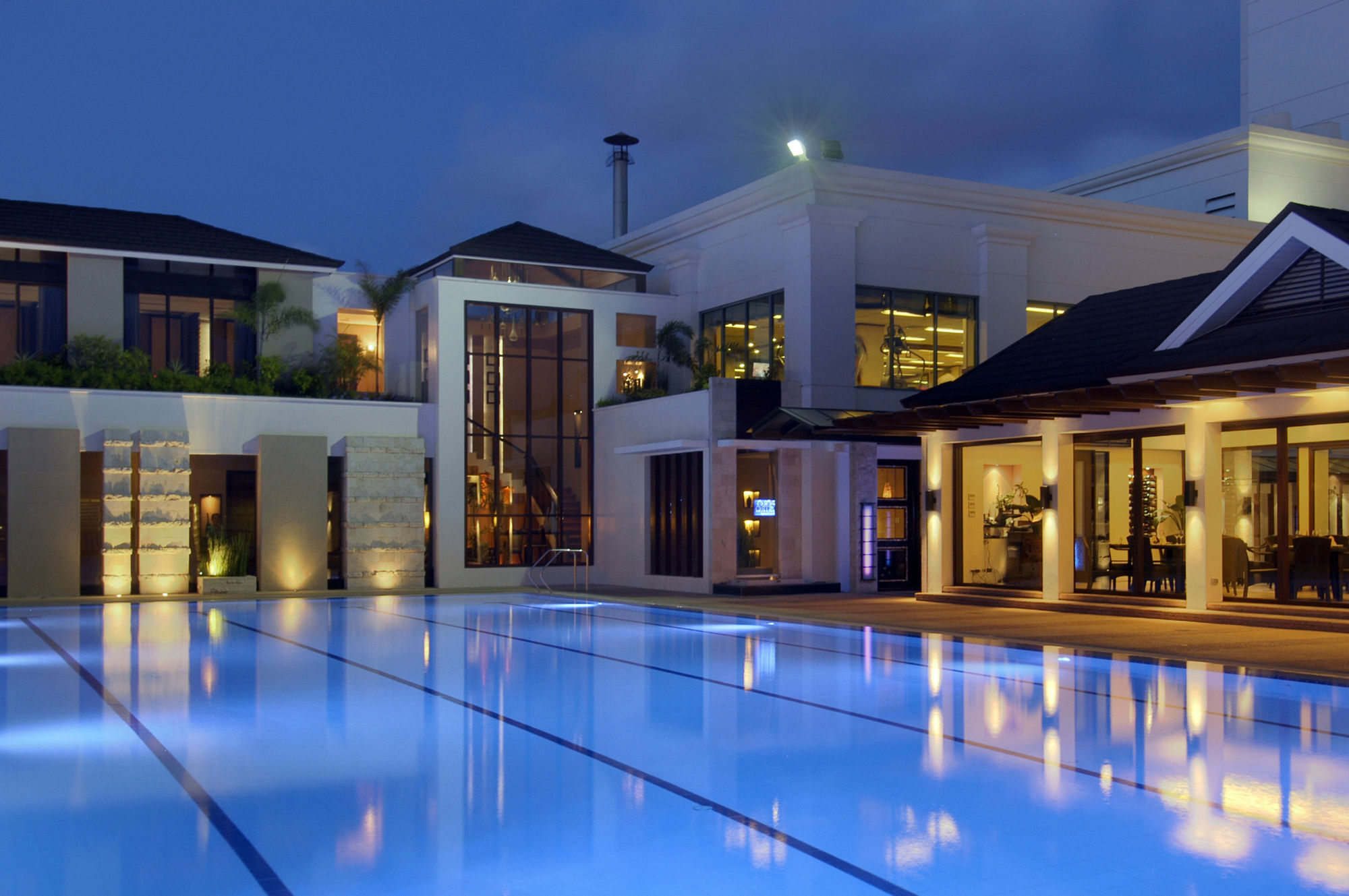 Hotel Marco Polo Davao City Exteriér fotografie The swimming pool at the Four Seasons Hotel, Nairobi